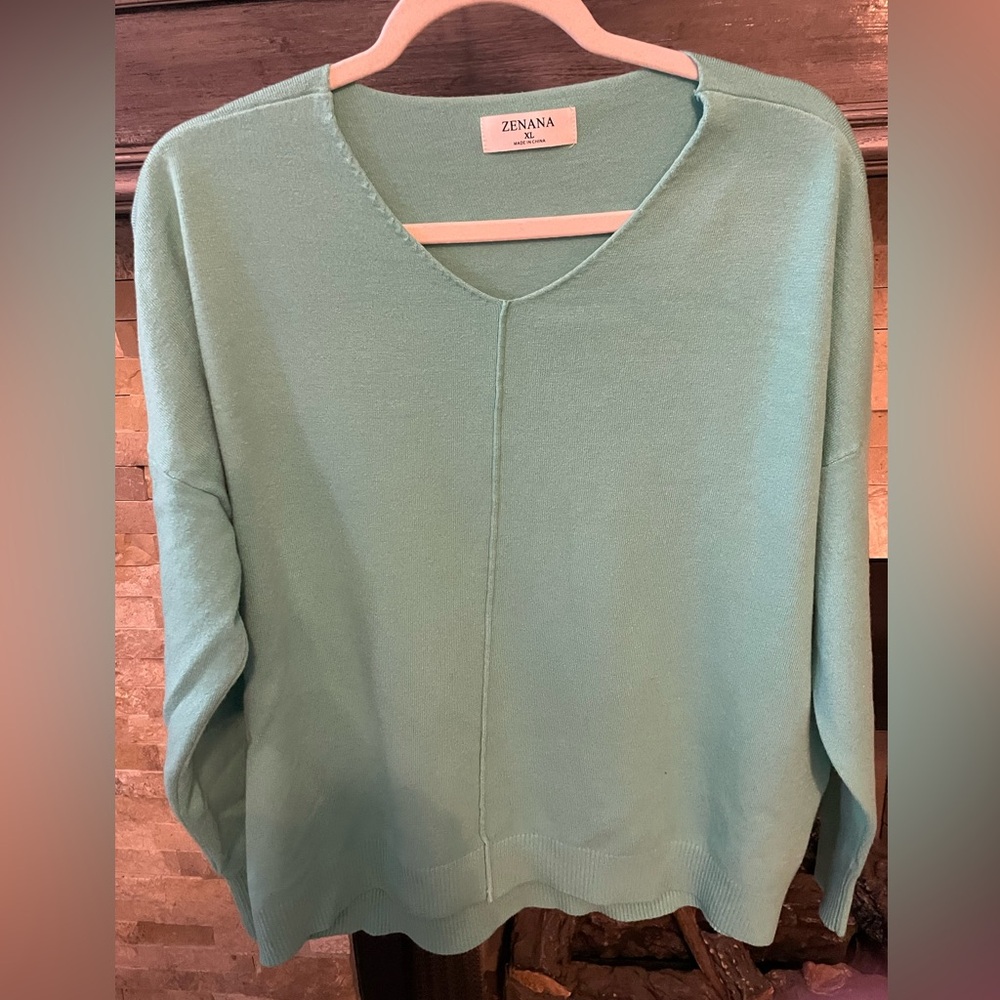 Mint green light weight sweater size XL